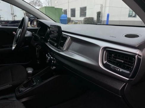 Used 2022 Kia Rio LX image 32