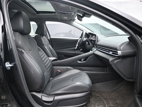 Used 2023 Hyundai Elantra Limited w/ Cargo Package image 33