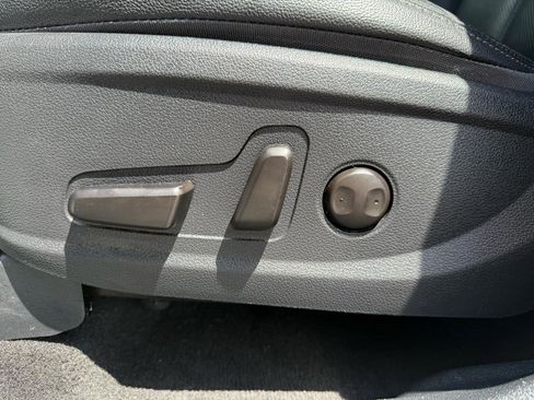 Used 2019 Hyundai Santa Fe Limited FWD image 13