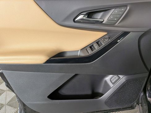 Used 2026 Chevrolet Equinox ACTIV w/ Convenience Package III image 16