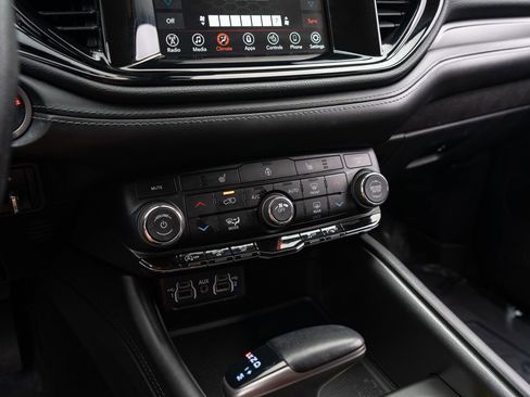 Used 2021 Dodge Durango SXT RWD image 25
