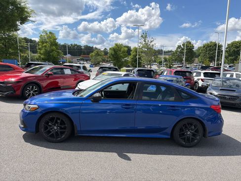 Used 2023 Honda Civic Sport image 8