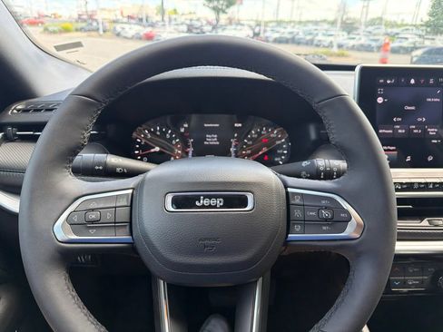 Used 2026 Jeep Compass Limited AWD/4WD image 18