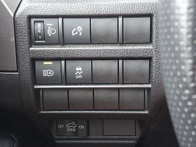 Used 2025 Toyota Tacoma TRD Off-Road AWD/4WD image 26
