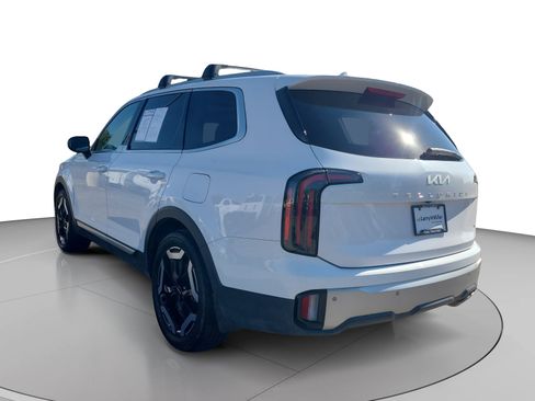 Used 2023 Kia Telluride EX AWD/4WD image 3