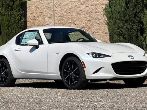 New 2026 MAZDA MX-5 Miata RF Grand Touring RWD image 9
