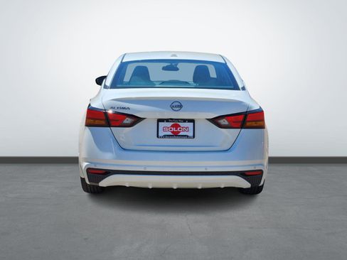 New 2025 Nissan Altima 2.5 SV image 4
