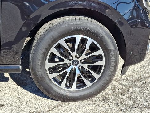 Certified 2025 Ford Expedition Platinum image 11