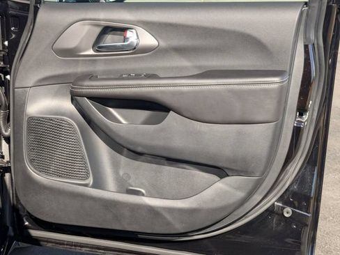 New 2026 Chrysler Pacifica Select w/ S Appearance Package FWD image 34