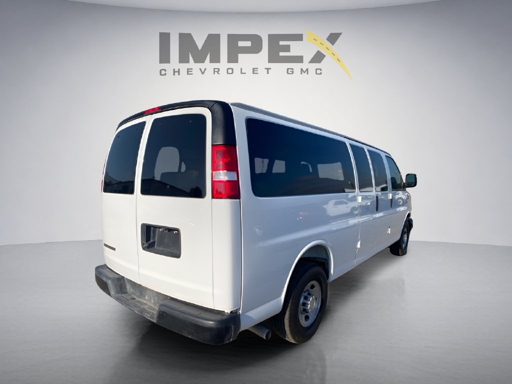 Used 2025 Chevrolet Express 3500 LS RWD image 5