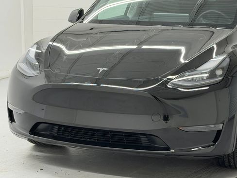 Used 2024 Tesla Model Y 2WD image 40