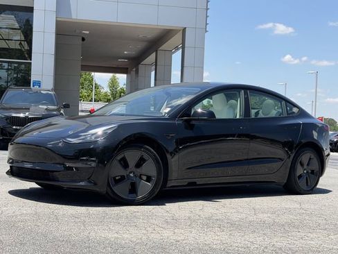 Used 2023 Tesla Model 3 Standard Range RWD image 1