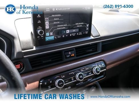 Certified 2025 Honda Pilot Elite image 18