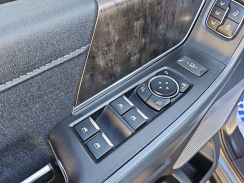 Used 2023 Ford F350 Lariat w/ Sport Appearance Package image 12