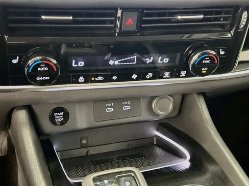 Used 2026 Nissan Rogue SL AWD/4WD image 23