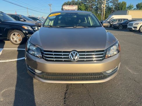 Used 2015 Volkswagen Passat TDI SEL Premium FWD image 2