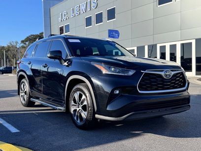 Used 2021 Toyota Highlander XLE