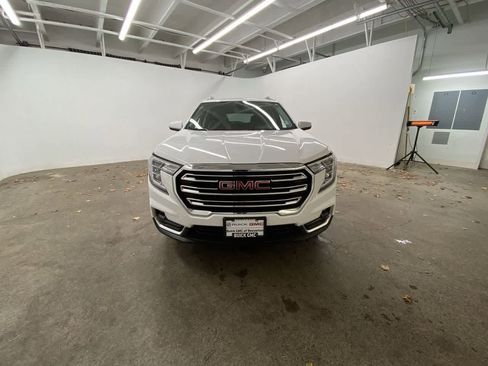 Used 2023 GMC Terrain SLT image 9