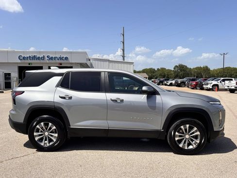 Used 2026 Chevrolet Equinox LT FWD image 5