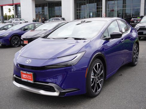 New 2026 Toyota Prius Plug-In Hybrid FWD image 7