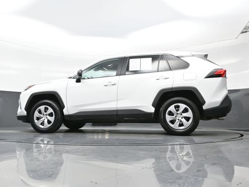 Used 2024 Toyota RAV4 LE image 27
