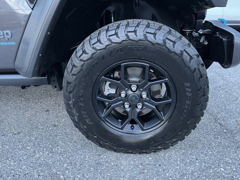 Used 2024 Jeep Wrangler Unlimited AWD/4WD image 12