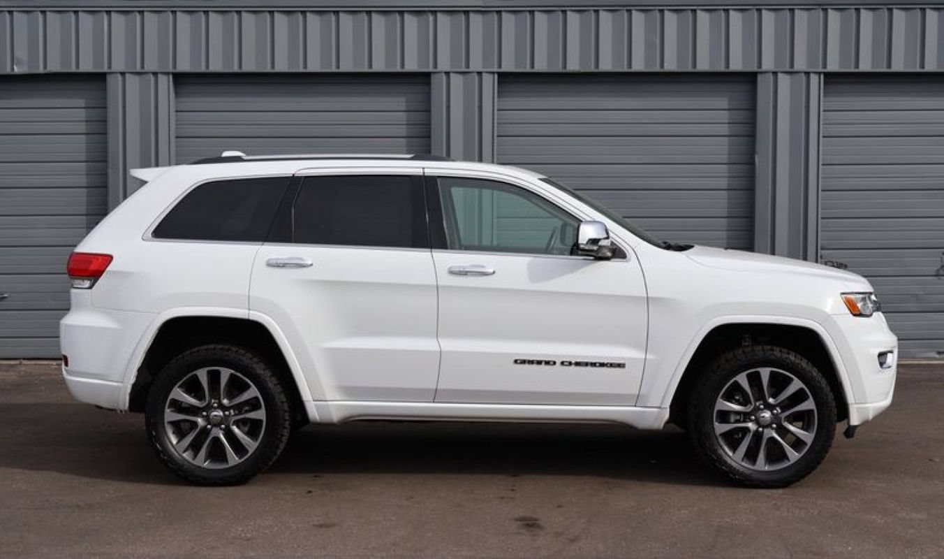 Used 2017 Jeep Grand Cherokee Overland AWD/4WD image 7