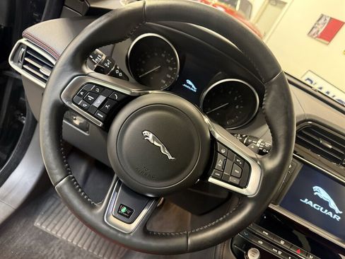 Used 2017 Jaguar F-PACE R-Sport AWD/4WD image 20