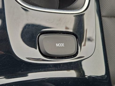 Used 2021 Buick Envision Essence w/ Technology Package I AWD/4WD image 19