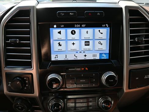 Used 2018 Ford F150 King Ranch w/ Equipment Group 601A Luxury AWD/4WD image 9