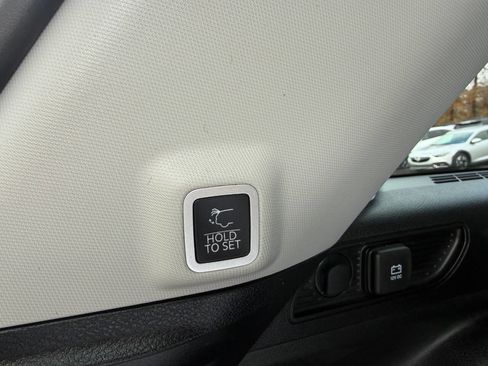 Used 2022 Jeep Grand Cherokee Limited image 20