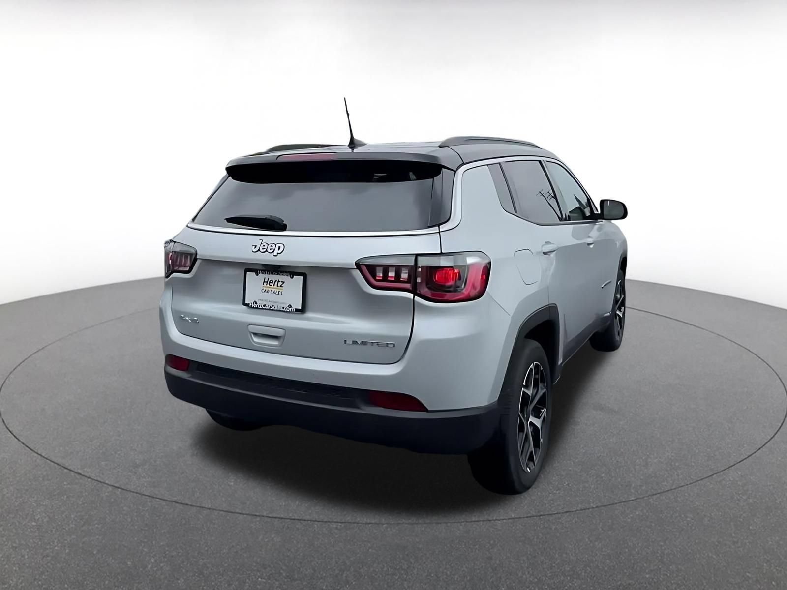 Used 2025 Jeep Compass Limited AWD/4WD image 13