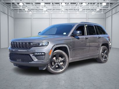 Used 2024 Jeep Grand Cherokee Limited w/ Black Appearance Package
