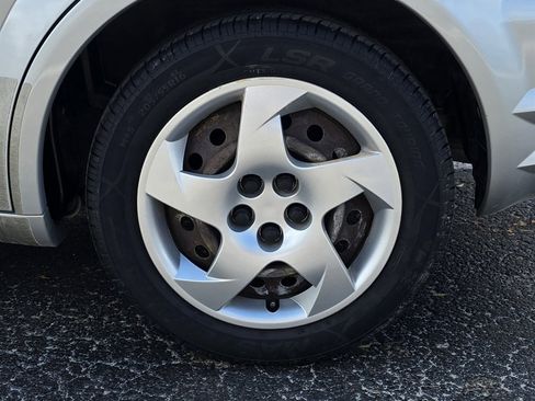 Used 2003 Pontiac Vibe Base w/ Power Group Value Package image 32