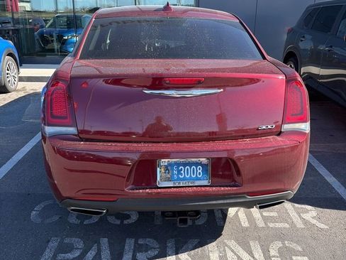 Used 2019 Chrysler 300 Touring w/ Sport Appearance Package image 6