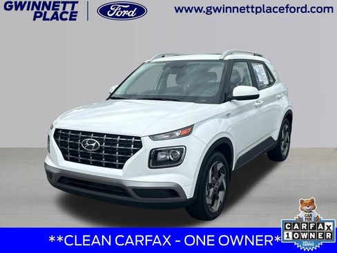 Used 2024 Hyundai Venue SEL FWD image 1