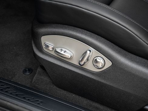 New 2025 Porsche Macan image 21