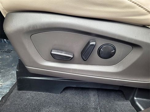 Certified 2022 Ford Explorer Platinum w/ Equipment Group 601A image 11