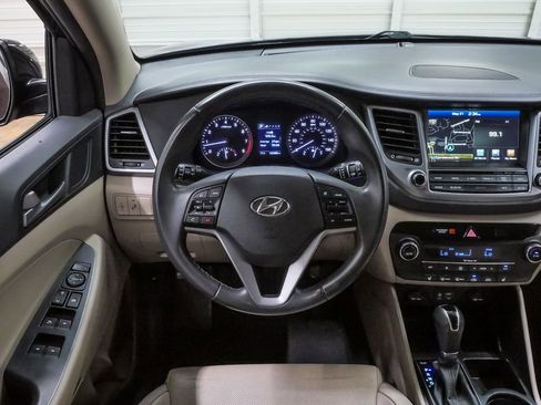 Used 2017 Hyundai Tucson SE Plus FWD image 19