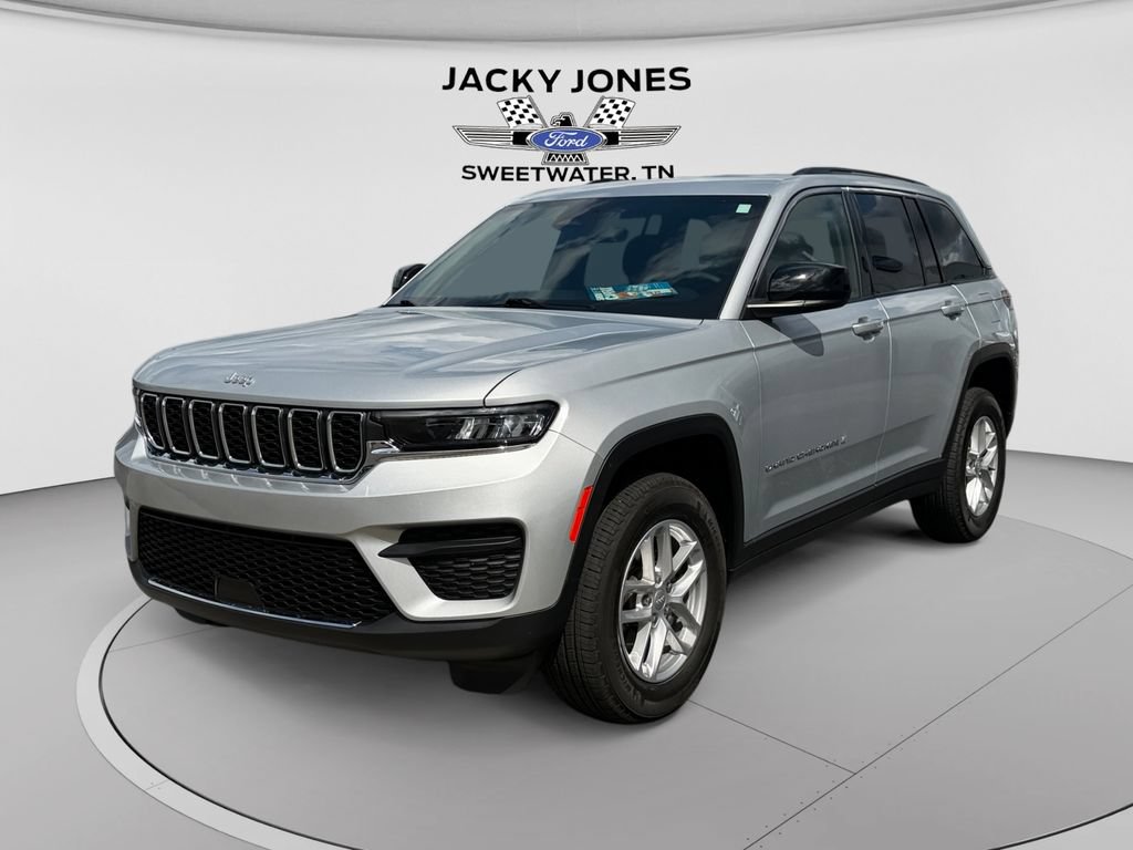 Used 2025 Jeep Grand Cherokee Laredo X w/ Luxury Tech Group I AWD/4WD image 1