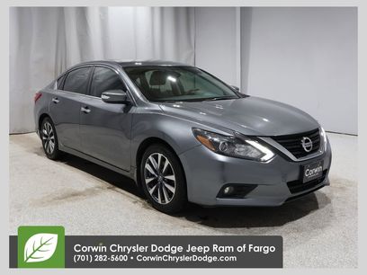 Used 2017 Nissan Altima 2.5 SL w/ 2.5 Technology Package