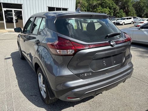 Used 2023 Nissan Kicks S FWD image 7