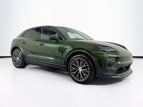 Certified 2024 Porsche Macan 4 Electric AWD/4WD image 7
