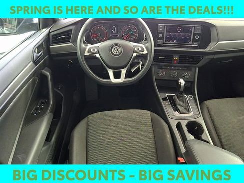 Used 2019 Volkswagen Jetta SE image 12