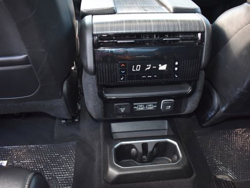 Used 2024 Jeep Wagoneer L Series II w/ Premium Group I image 33