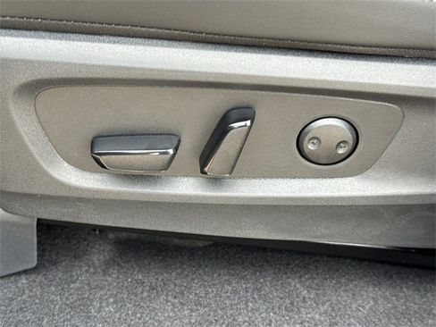 New 2026 Nissan Pathfinder Platinum image 25