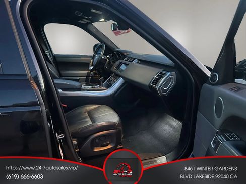 Used 2015 Land Rover Range Rover Sport SE image 17