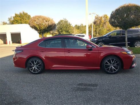 Certified 2023 Toyota Camry SE image 3