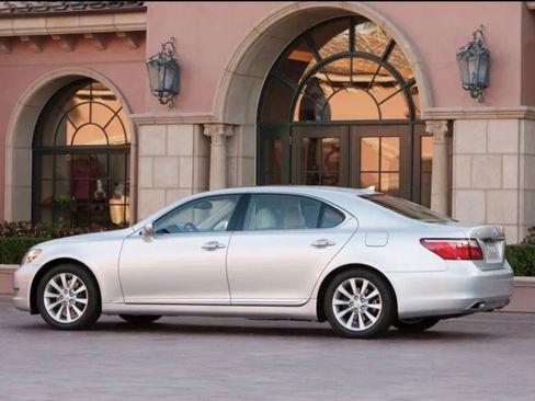 Used 2010 Lexus LS 460 L AWD/4WD image 3