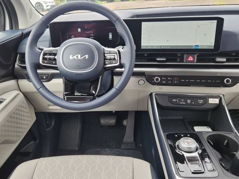 New 2026 Kia Carnival SX w/ SX Dark Edition Package FWD image 9